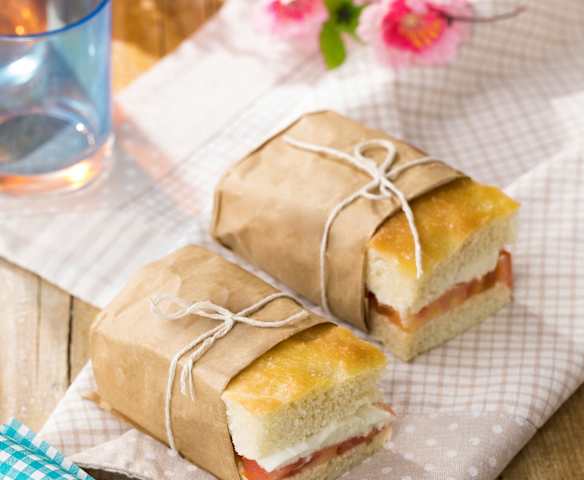 Focaccia caprese