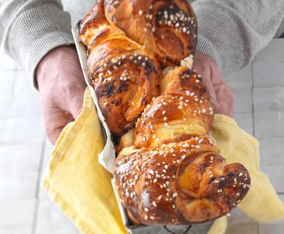 Brioche à la confiture de rhubarbe