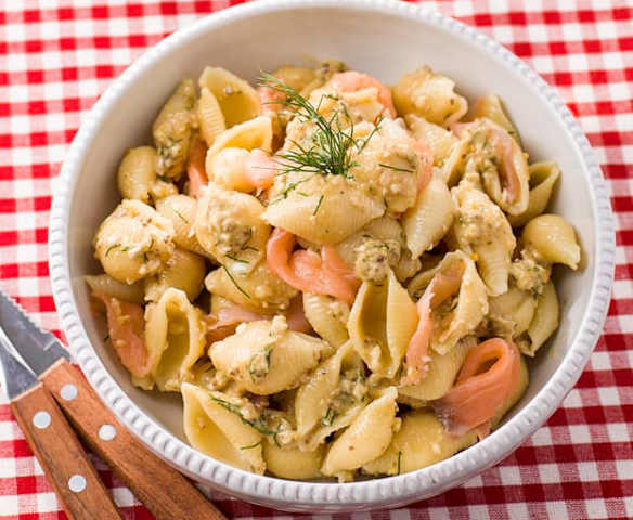 Conchas com salmão e vinagreta de citrinos e funcho