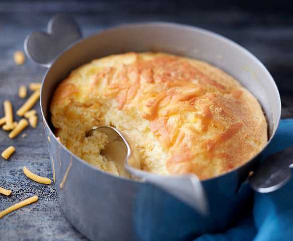 Soufflé de pommes de terre au cheddar