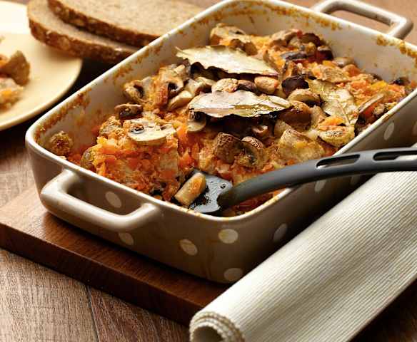 Pekáček s houbami a vepřovým masem