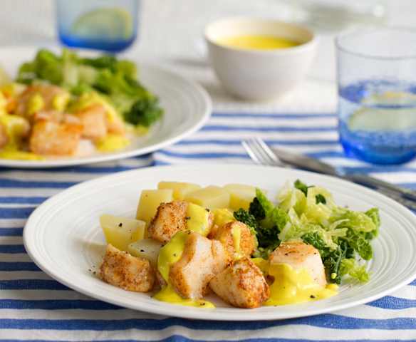 Merluzzo al vapore con patate, verza e salsa agli agrumi Merluzzo al vapore con patate, verza e salsa agli agrumi