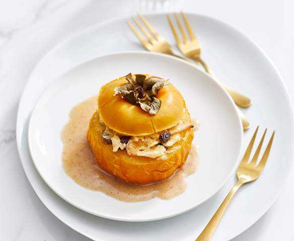 Gefüllte Kaki mit Frischkäseguss