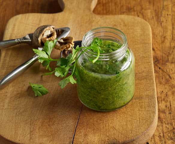Petersil-Walnuss-Pesto
