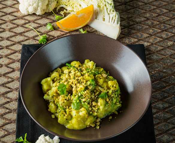 Fruchtig-scharfes Karfiol-Wirsing-Curry