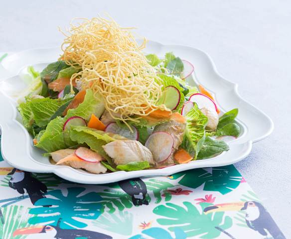 Ginger chicken and crunchy noodle salad
