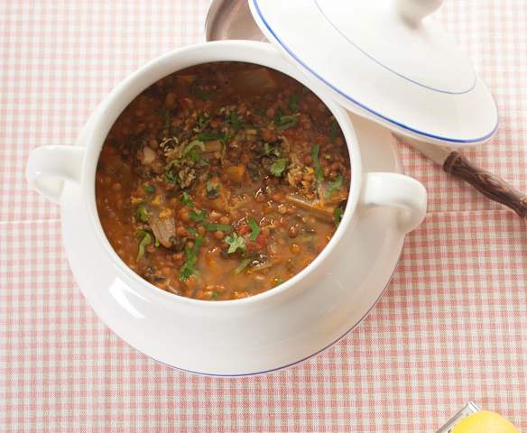Lentejas con tomate y acelgas