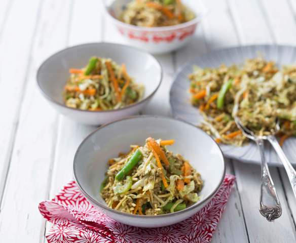 Curried beef and noodles (Aussie chow mein)