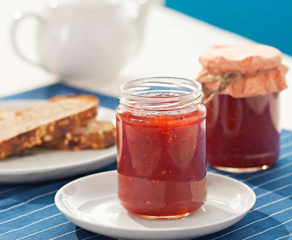Confettura ai frutti di bosco e tropicali
