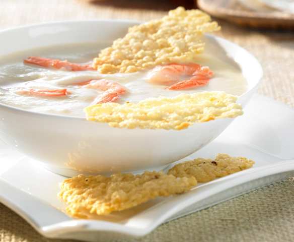 Kartoffel-Sellerie-Suppe mit Garnelen