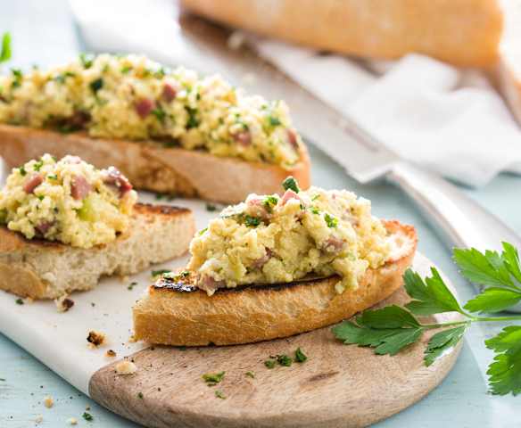 Huevos con calabacín, jamón y queso Huevos con calabacín, jamón y queso