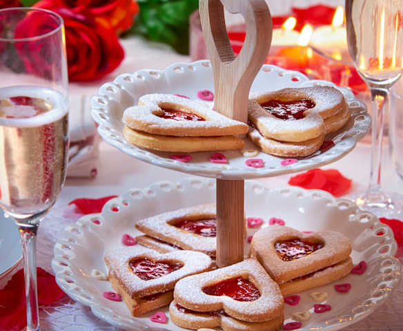 Cuori di frolla alla fragola (per 2 persone) Cuori di frolla alla fragola (per 2 persone)