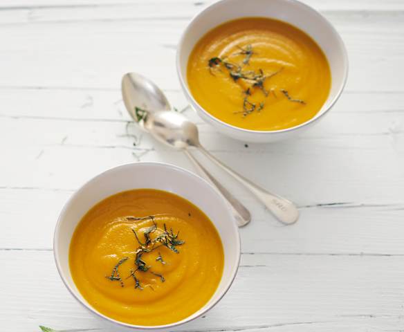 Rüeblisuppe mit Minze