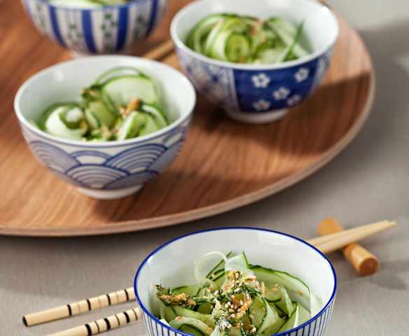 Ensalada japonesa de pepino con aliño aromático de hierbas