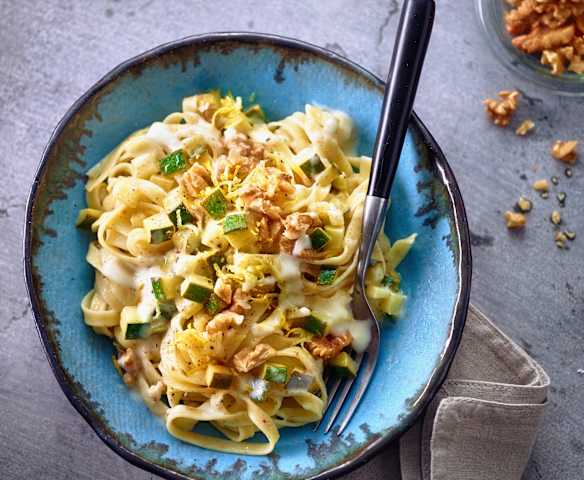 Zucchini-Nudeln mit Muskatsahne
