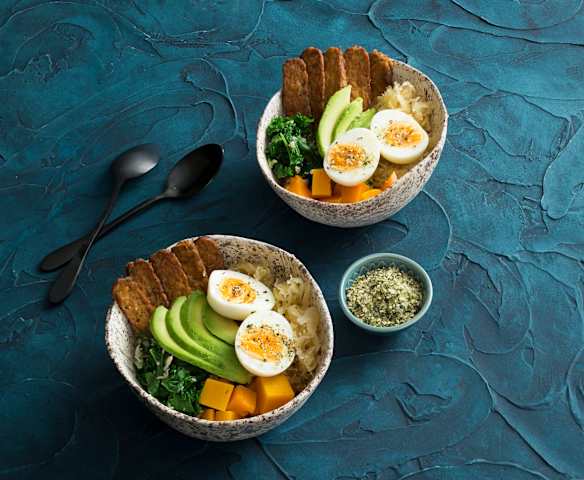 Pumpkin, kale and tempeh breakfast bowl