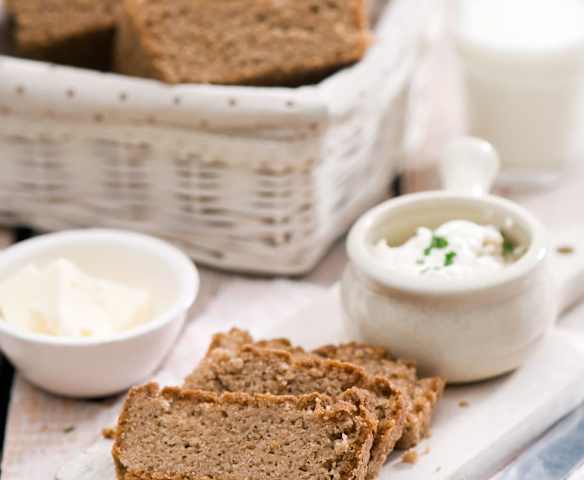 Chleb gryczany z czosnkiem i chrzanem