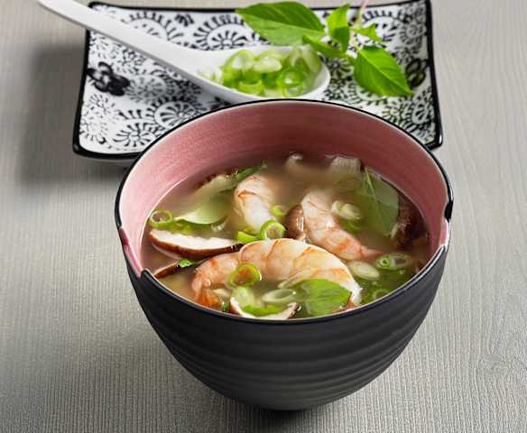 Sauer-scharfe Garnelensuppe