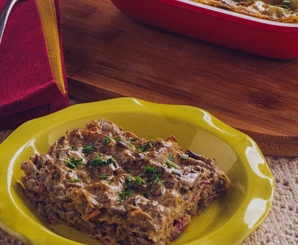 Terrina di lasagne ai funghi e carne salada