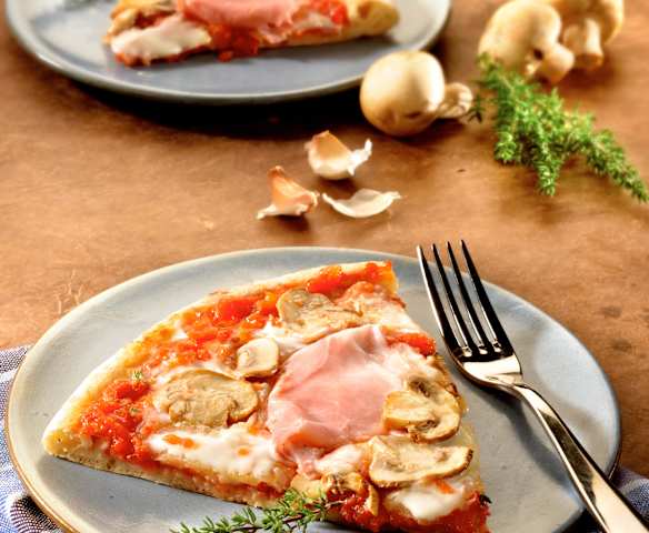Pizza jambon et champignons