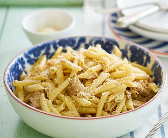 Massa com frango e tomate seco