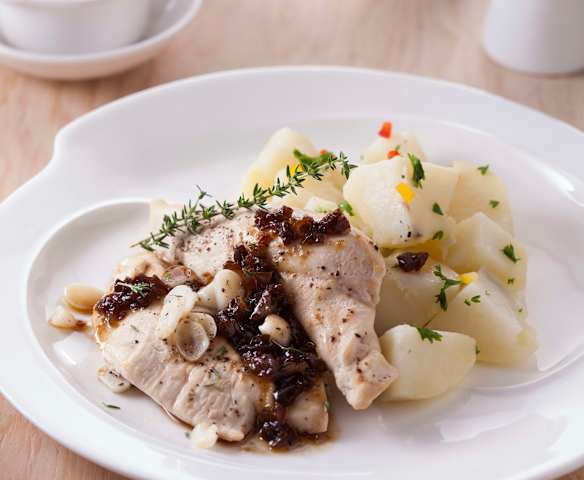 舒肥雞胸佐紫蘇梅醬