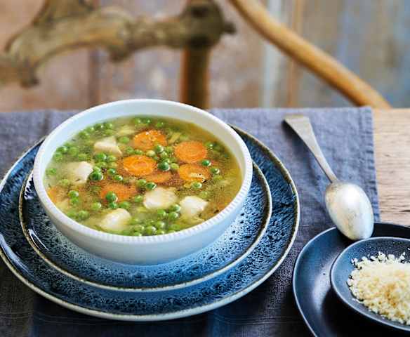 Caldo de frango e legumes
