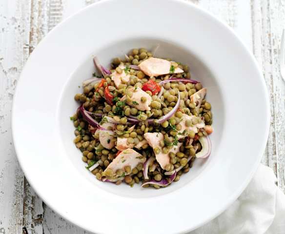 Lenticchie con bocconcini di salmone