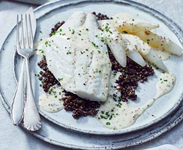 Dorade mit Eiszapfen und Belugalinsen