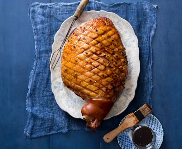 Pineapple and orange glazed ham Pineapple and orange glazed ham