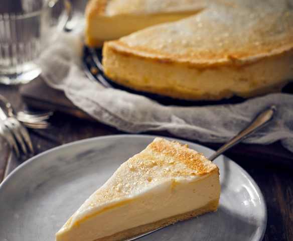 Luftige Goldtröpfchen-Quarktorte