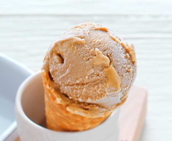 Glace à la réglisse