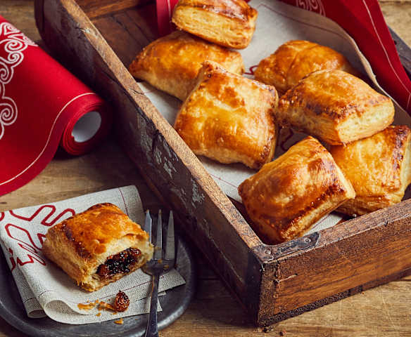 Rissoles (chaussons aux fruits secs) Rissoles (chaussons aux fruits secs)