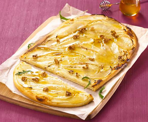 Pizza aux poires et chèvre frais