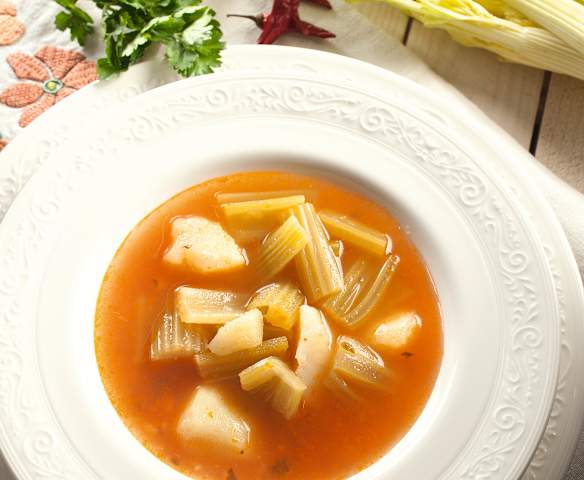 Sopa de apio con patata