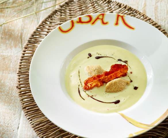 Petersilienwurzel-Suppe mit Rote-Linsen-Püree