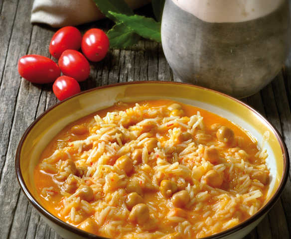 Sopa de arroz y garbanzos