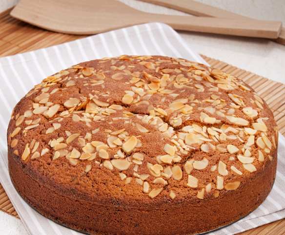 Torta allo yogurt con cioccolato al latte