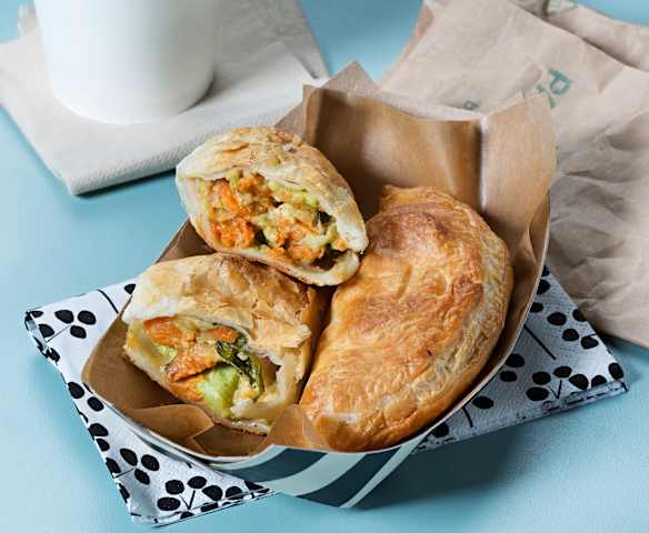 Empanadillas mit Gemüse-Käse-Füllung