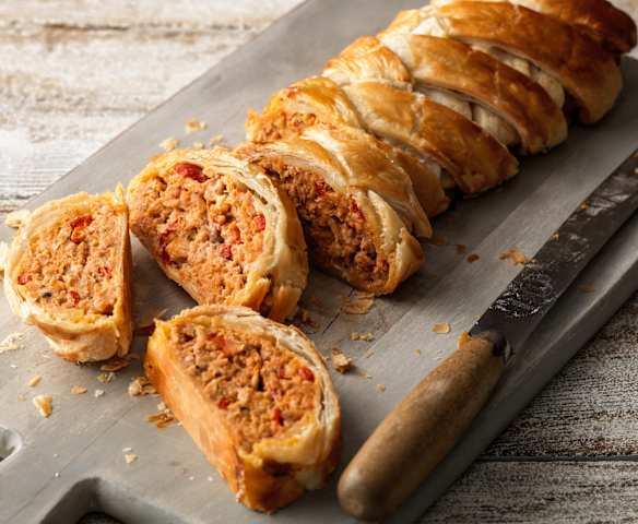 Spanish-flavoured Sausagemeat Plait