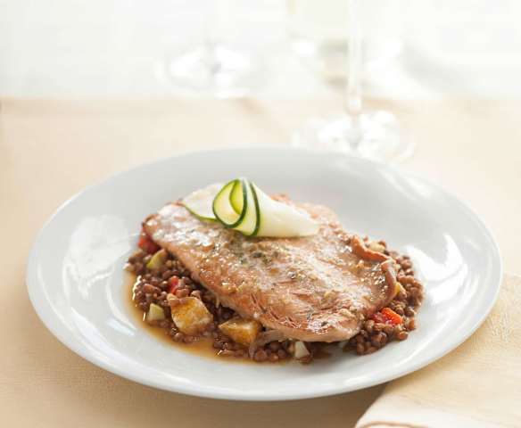 Trucha con ensalada de lentejas y naranja