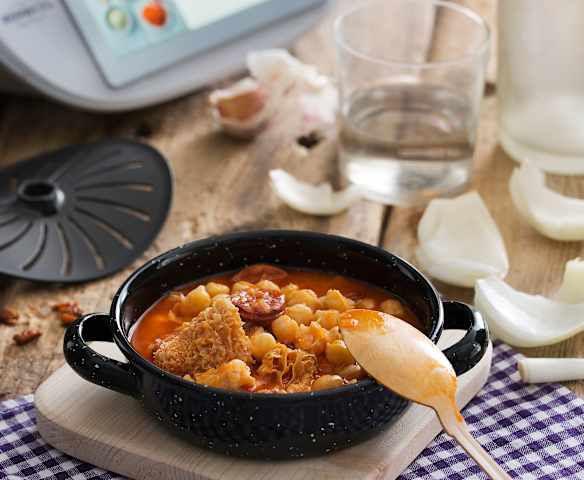 Garbanzos con callos en cocción lenta