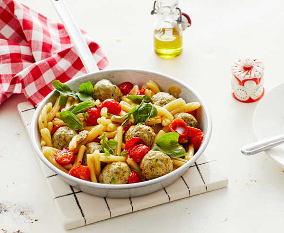 Kirschtomaten-Pasta mit Mettbällchen