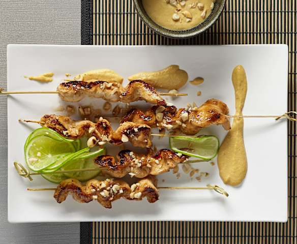 Hühnerspießchen mit Erdnusssauce