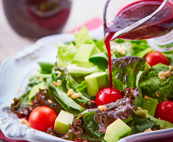 Ensalada verde con aderezo de jamaica