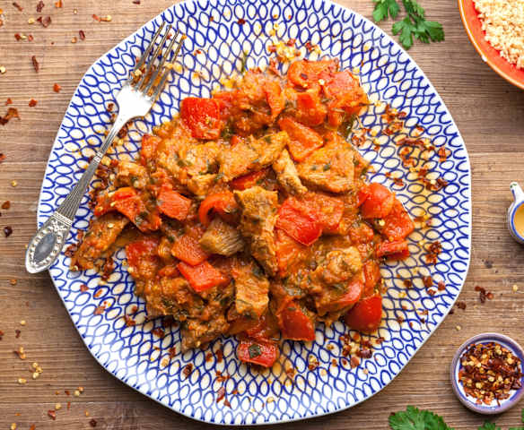 Vitello piccante con peperoni e prezzemolo