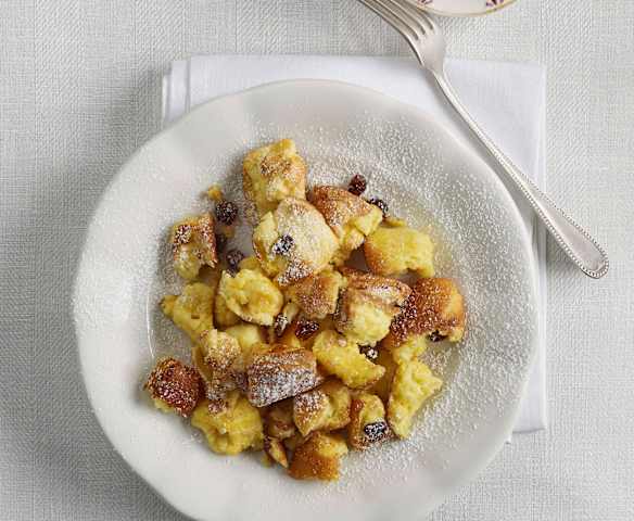 Kaiserschmarrn (sweet raisin pancake) Kaiserschmarrn (sweet raisin pancake)