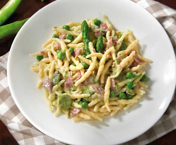 Trofie fave, asparagi e pancetta Trofie fave, asparagi e pancetta