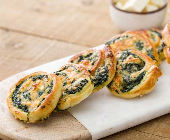 Girelle di sfoglia con spinaci e Feta