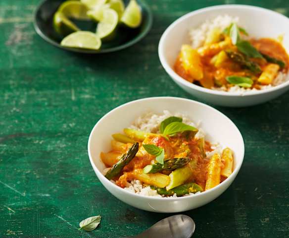 Wegańskie curry ze szparagami